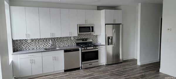 3 beds, 1 bath, $3,606, Unit 2