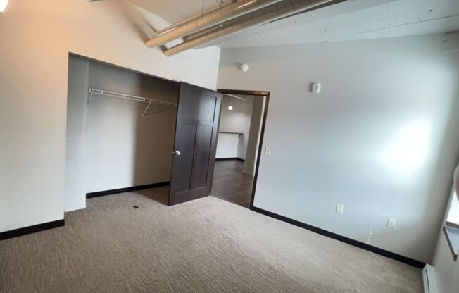 1 bed, 1 bath, 735 sqft, $1,097, Unit 121