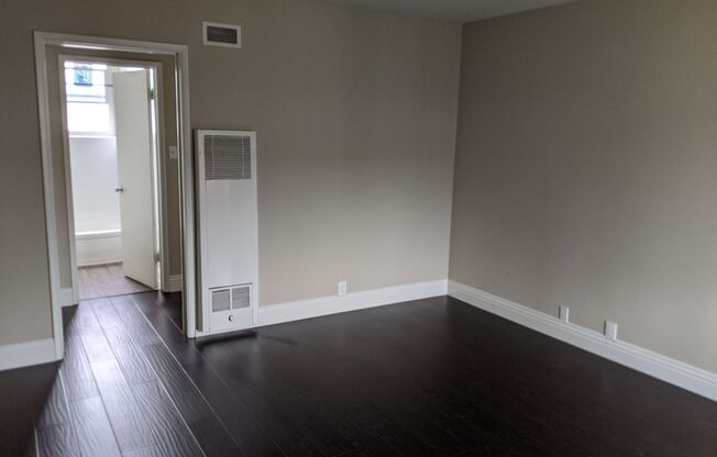 1 bed, 1 bath, $1,895, Unit 761 E. 46th St. #16