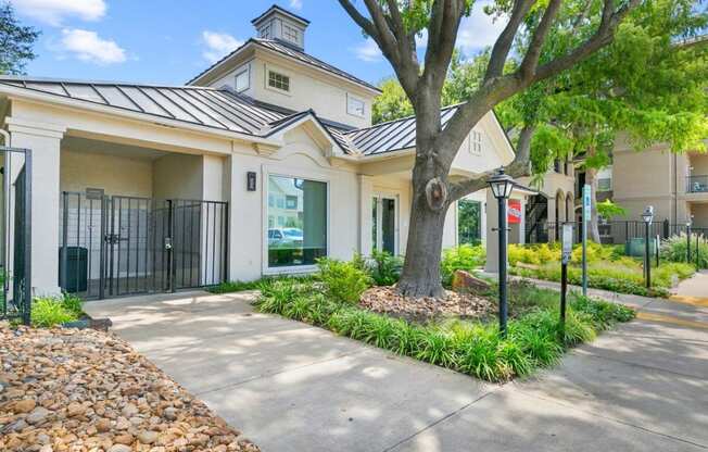 La Costa Villas in Dallas, Texas Clubhouse Exterior