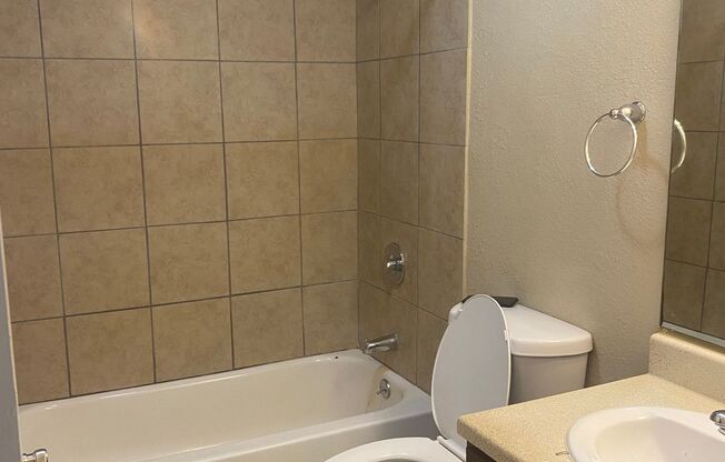 2 beds, 1 bath, 1,193 sqft, $995, Unit 2814 S Gen McMullen Unit 9