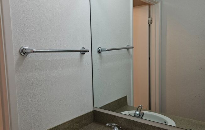 2 beds, 1 bath, 720 sqft, $1,895, Unit 325