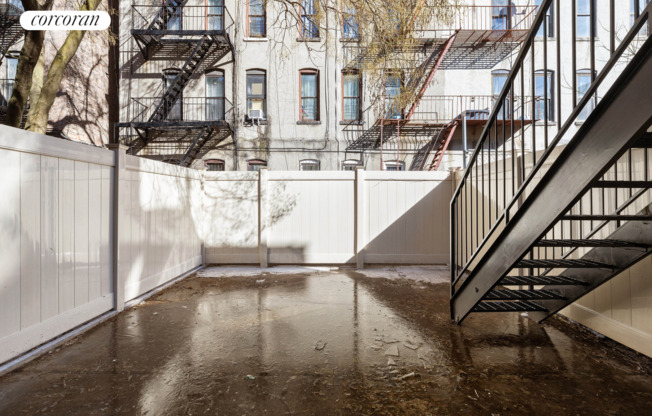 121 W 136 ST