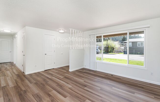 Where Charm Meets Comfort, Three Bedroom Ranch Style Home In Aloha!