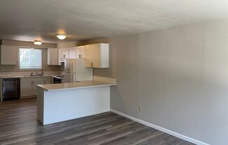 2 beds, 1 bath, $1,295, Unit 2237 S Salmon Lane