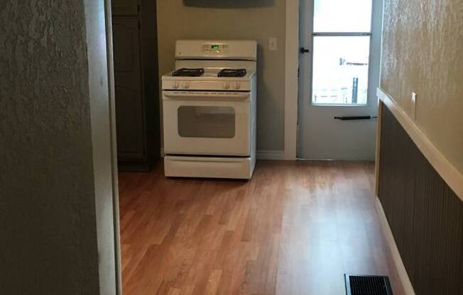 50 BROMFIELD RD