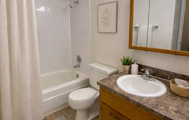 2 beds, 1 bath, 720 sqft, $1,125, Unit 25