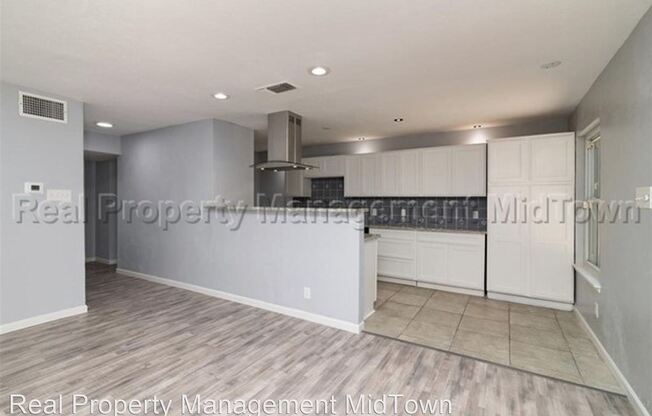 7004 Southampton Dr.