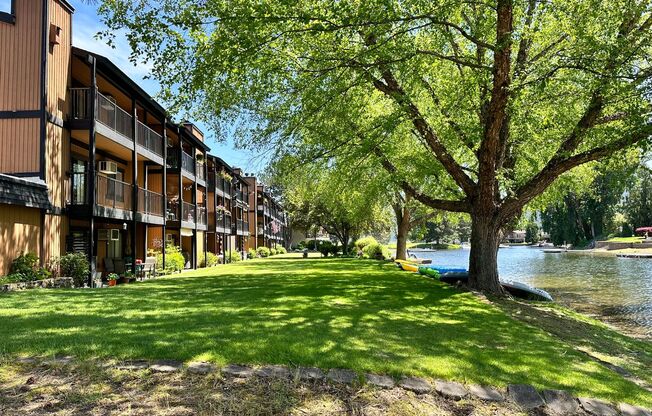 Woodlake Village Apts