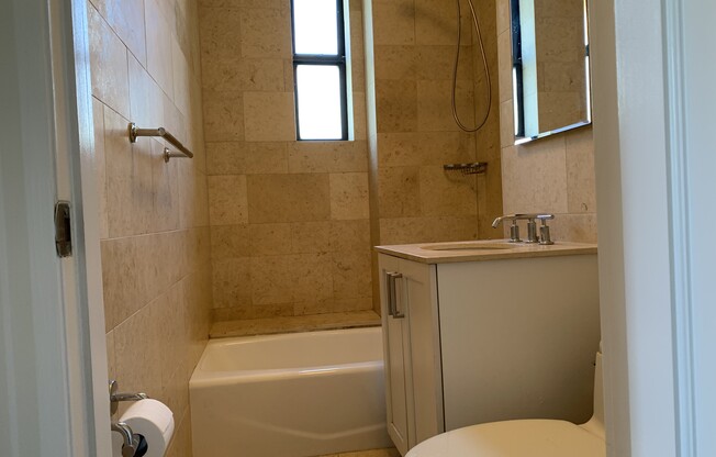 1 bed, 1 bath, $4,900, Unit 902
