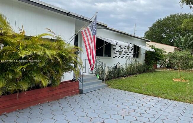 1545 NE 138th St # 1545, North Miami, FL 33161