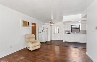 1231R Little John Ln