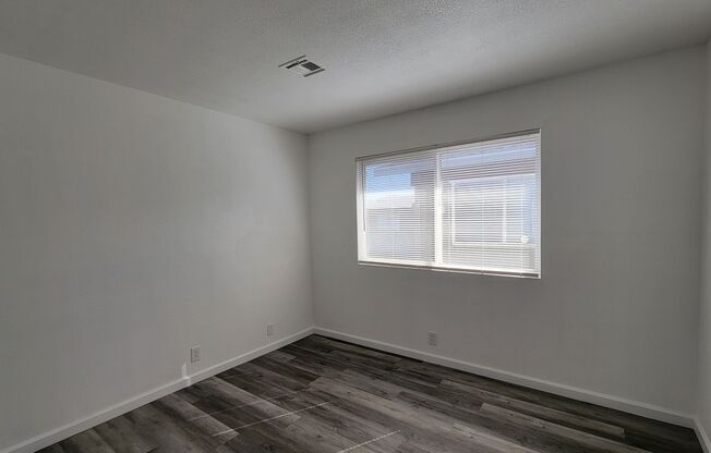 2 beds, 1 bath, 792 sqft, $1,250, Unit 213 E. Foster Street Unit 8