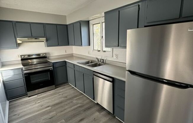 2 beds, 1 bath, $919, Unit 6621 Fairfield