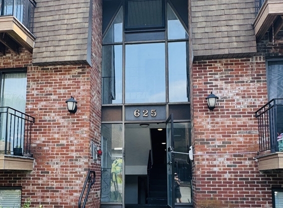 625 W LOWELL AVE
