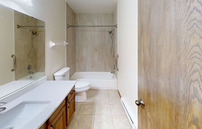 2 beds, 1 bath, 950 sqft, $1,695, Unit 584DA