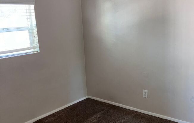 2 beds, 1 bath, 800 sqft, $1,095, Unit 5