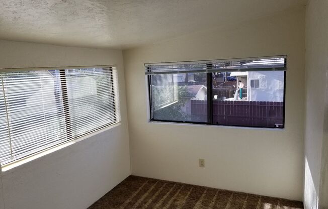 2 beds, 1 bath, $1,125, Unit 1130 #4