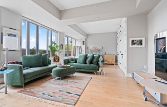 1 bed, 1 bath, 795 sqft, $4,300, Unit 523