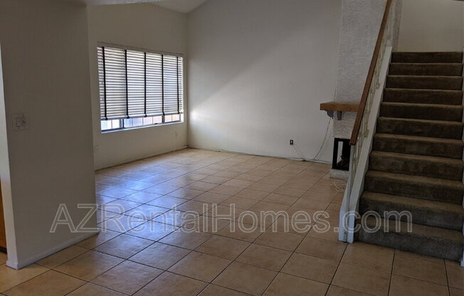 609 E MESQUITE Circle