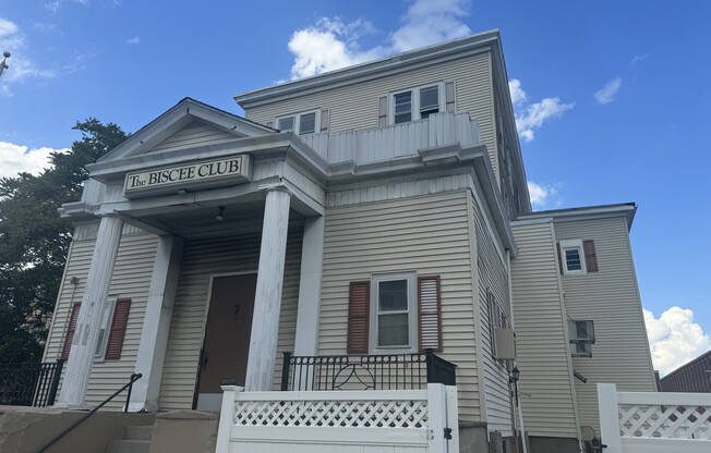 7 MUSKEEGO ST