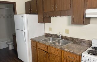 Studio, 1 bath, $705, Unit 18