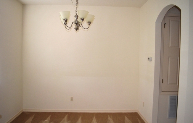 3/2.5 Townhouse with 2-Car Garage in Turtle Creek