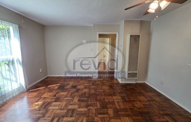 2 beds, 1 bath, $750, Unit 1280 #11