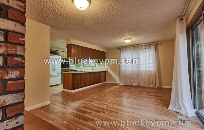 3 beds, 2 baths, $2,595