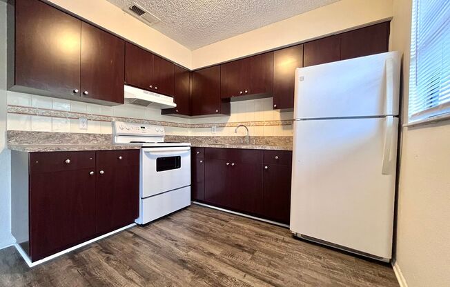 2 beds, 1 bath, 700 sqft, $1,499, Unit 4055-01