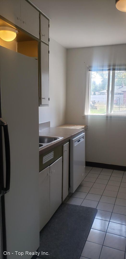 1822 E. 40th Ave.