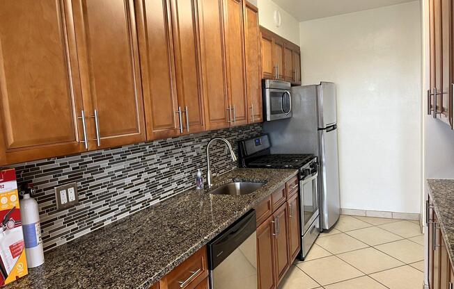 1506 BARCLAY TOWERS