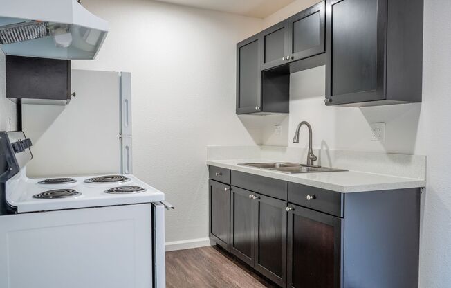 1 bed, 1 bath, 650 sqft, $1,775, Unit A10