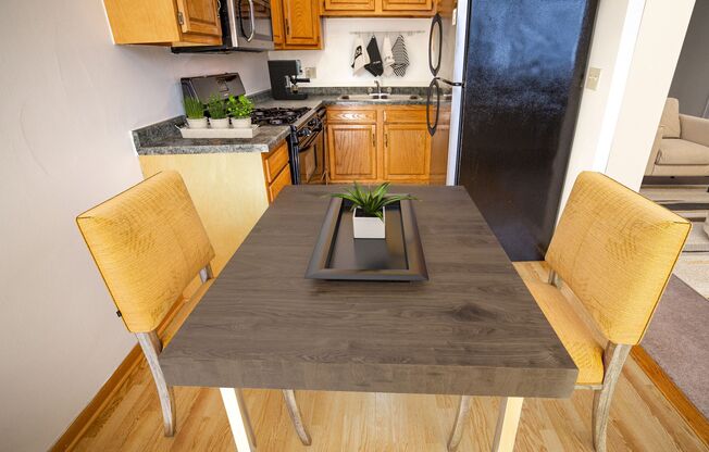 2 beds, 1 bath, 900 sqft, $1,275, Unit 4430-201