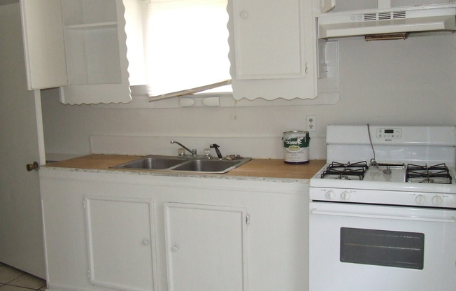 2 BR Home walk to NHHS