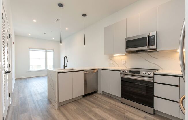 1 bed, 1 bath, 700 sqft, $1,650, Unit 408