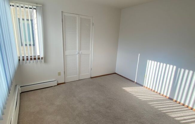 3 beds, 1.5 baths, 1,066 sqft, $1,499, Unit 5180 02