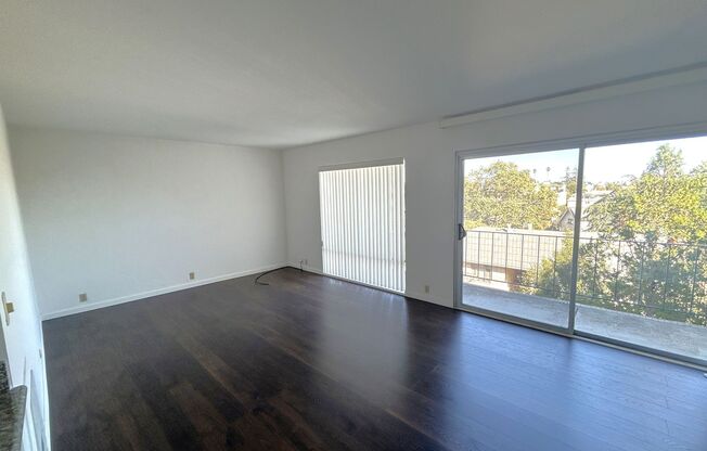 2 beds, 2 baths, $2,695, Unit 204