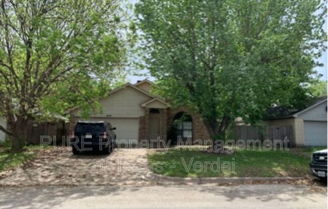 3 beds, 2 baths, 1,300 sqft, $1,795