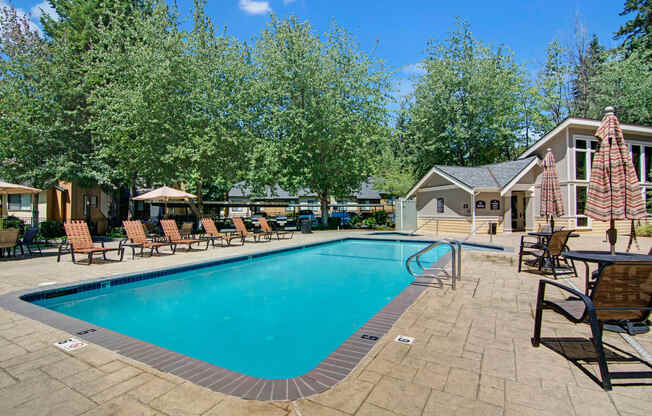 The Cove Sparkling Pool Apartments in Federal Way, WA