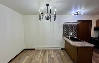 2 beds, 1 bath, 800 sqft, $895, Unit 105