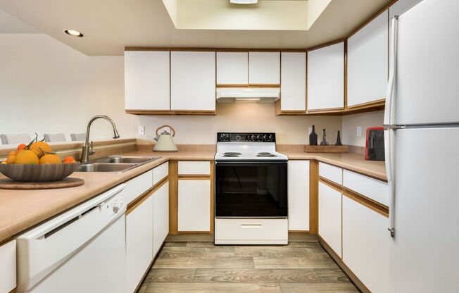 3 beds, 2 baths, 1,250 sqft, $1,925, Unit 69-106