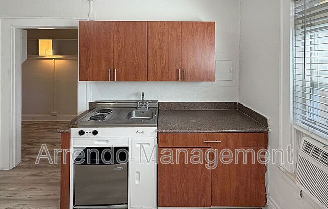 126 Mendoza Ave