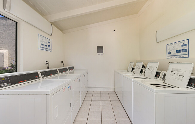 1 bed, 1 bath, 720 sqft, $2,053, Unit 03