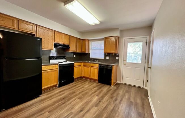 2 Bed 1 Bath **Cozy Unit in Pleasanton**