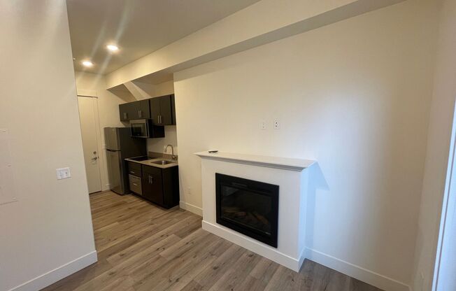 Studio, 1 bath, 340 sqft, $1,149, Unit 1302