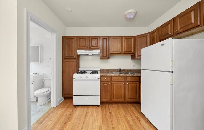 Studio, 1 bath, 332 sqft, $1,350, Unit 410