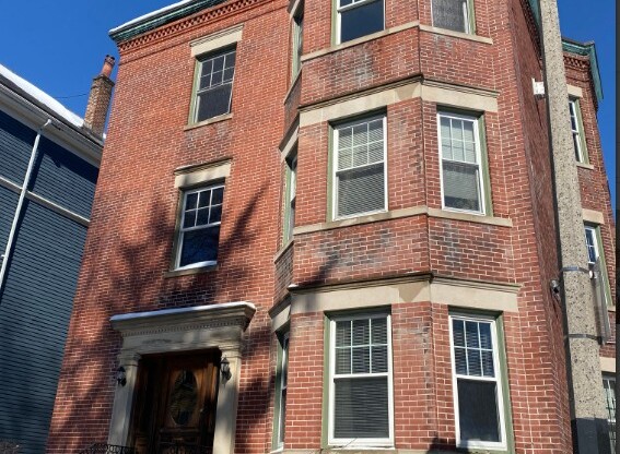 7 HILLSIDE ST