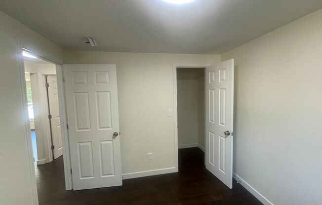 2 beds, 1 bath, 825 sqft, $1,550, Unit 7