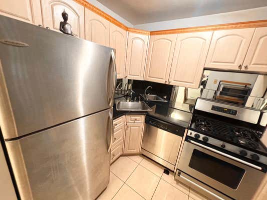 1 bed, 1 bath, 800 sqft, $2,400, Unit 4L